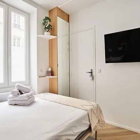 Superb Tour Eiffel Champ De Mars *