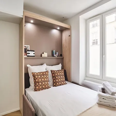 Superb Tour Eiffel Champ De Mars Apartman