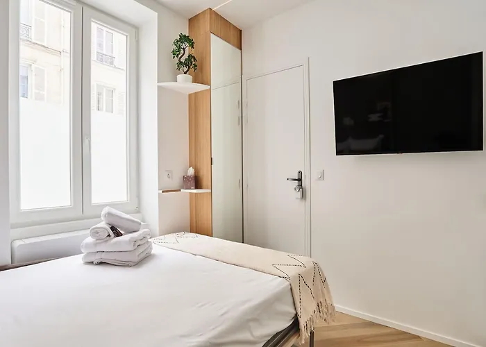 Superb Tour Eiffel Champ De Mars *