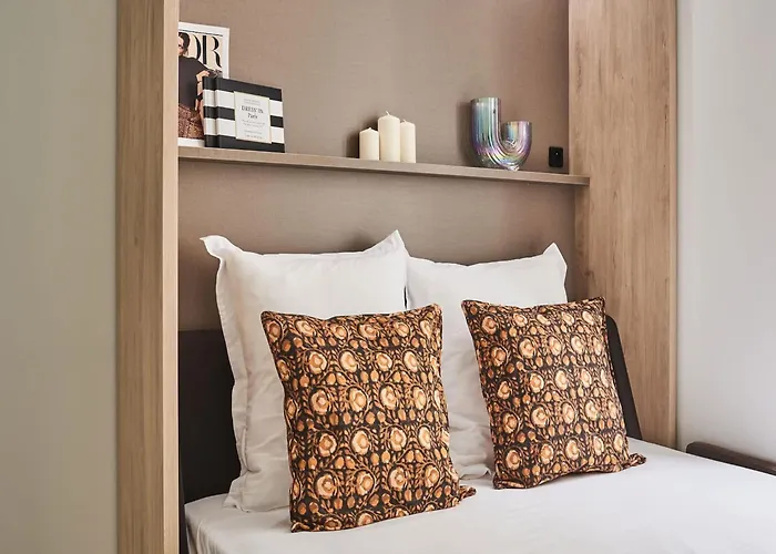 Superb Tour Eiffel Champ De Mars *