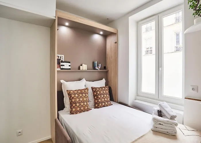 Superb Tour Eiffel Champ De Mars Apartment